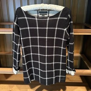 Tahari 100% Extra Fine Merino Wool Sweater